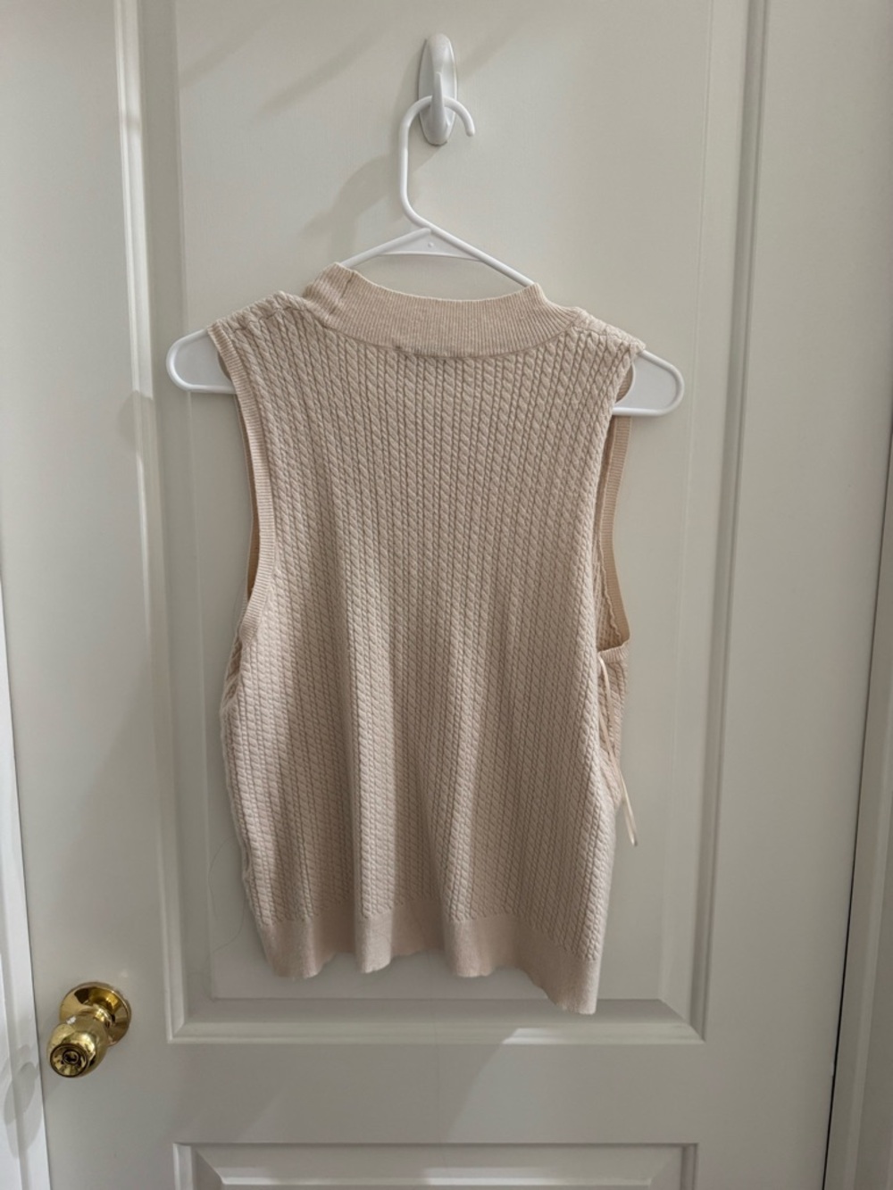 Sweater vest - Picture 3 of 3